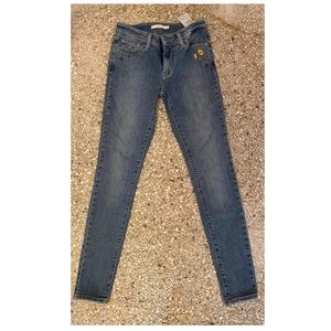 Levi’s 711 skinny jeans